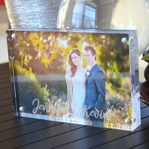 Marco de imagen de escritorio magnético acrílico personalizado con impresión de fotografías 4x6 o 5x7 Boda, Graduación, Cumpleaños, Decoración, Baby shower