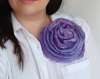 Broche fleur en feutre couleurs violet lavande, Grande broche faite main, Broche en feutre de laine, Grande broche vintage, Feutrage de laine humide, Fabriqué en Ukraine