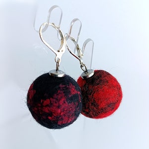 Woolen earrings online online