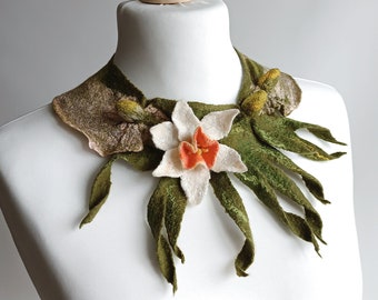 Collar de narciso blanco de cuello verde, accesorio floral para mujer, collar de narciso de flores de arte de fieltro, collar de lana de seda hecho a mano, regalo para ella