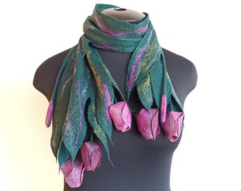 Emerald wool felt scarf lariat with purple tulips, Felted scarf flower bouquet tulips Floral lariat necklace handmade Oversize flower brooch