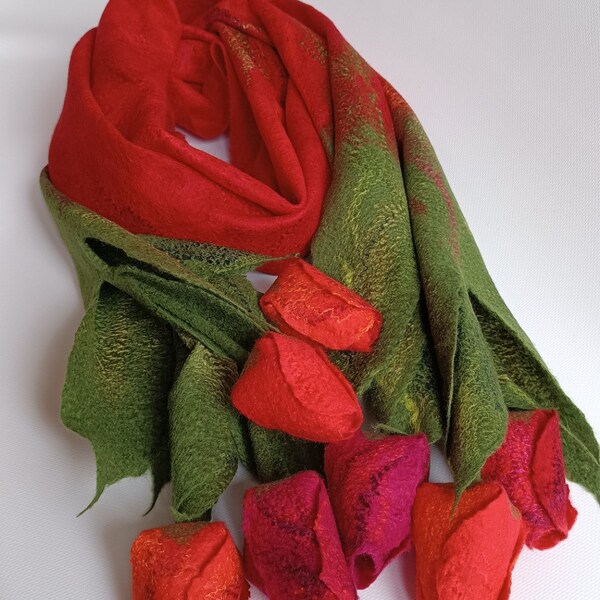 Echarpe en feutre de laine mérinos avec tulipes rouges, écharpe rouge pour femme faite main, tulipe broche fleur en feutre, écharpe feutrée, fleurs en feutre, cadeaux uniques