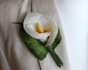 Felted Calla Lily Brooch: Handmade Wool Flower Pin