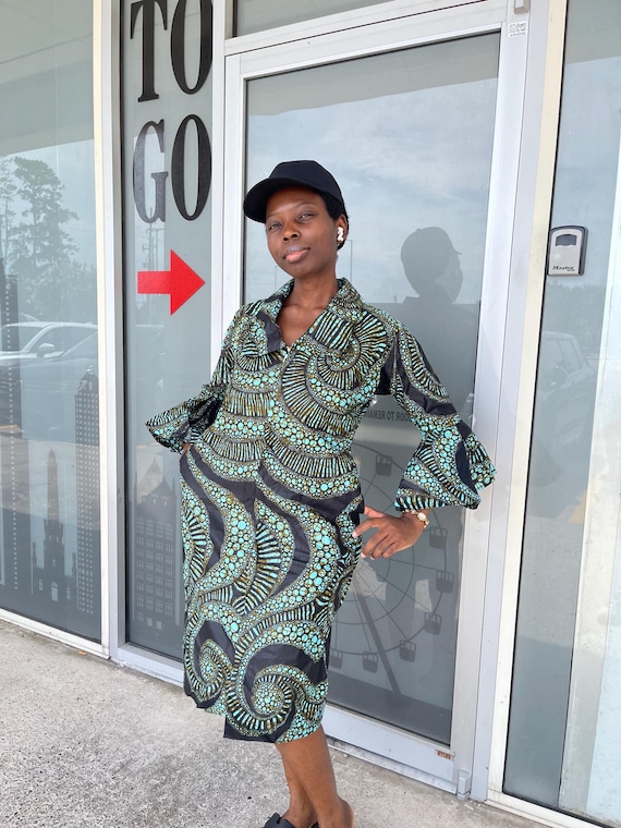 Gorgeous African short kimono Dress Ankara Kente Print African Jacket, African Print attire Dress. Gorgeous African short kimono Dress Ankara Kente Print African Jacket, African Print attire Dress.