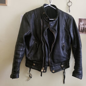 Vintage Ladies Langlitz Cascade Leather Jacket 70s 80s Black Brass Steerhide or Horsehide Moto Biker Motorcycle Perfecto Custom Small 4-6 image 4