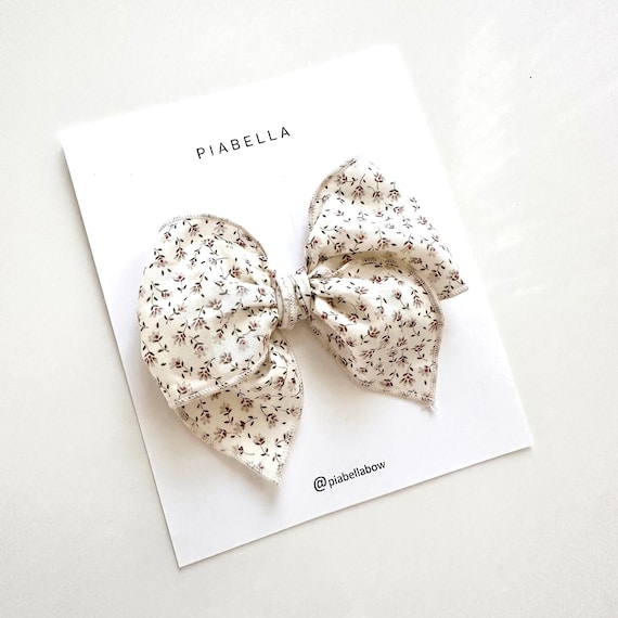 Floral Fable Hair Bow. Floral Hair Bow. Baby Girl Bow. Fable bow for girl. Fable bow for mom. Nylon Headband. Baby Bow. Hair Clip.