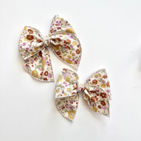Fable Hair Bow. Floral Hair Bow. Baby Girl Bow. Fable bow for girl. Fable bow for mom. Nylon Headband. Baby Bow. Hair Clip. Gift Girl.