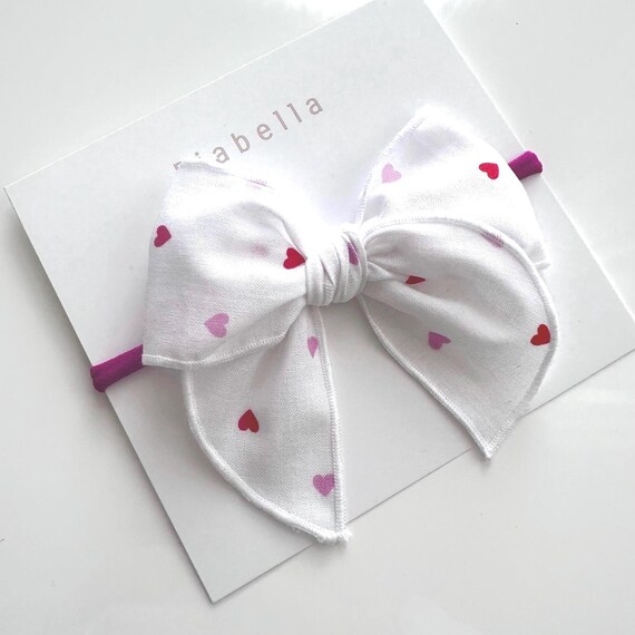 Valentines Red Heart Fable Bow. White Fable Bow white little heart. Heart Fable Bow. Trendy bows. Bow for Dog. Toddler Fable Bows.
