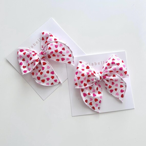 Valentines Fable Bow Headband. Bow Gift for Kids. Baby Bow Headband. Nylon Headbands. Hair Clip. Trendy Bows. Fable Bows. Heart Fable Bow.