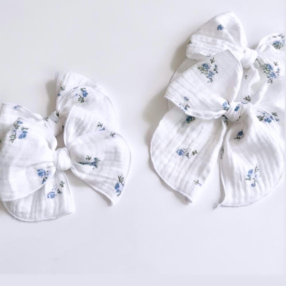 Windflower Fable Bow. Trendy Bow. Floral Bow. Fable bow for girl. Fable bow for mom. Floral Hair Bows. Spring Fable Bow.
