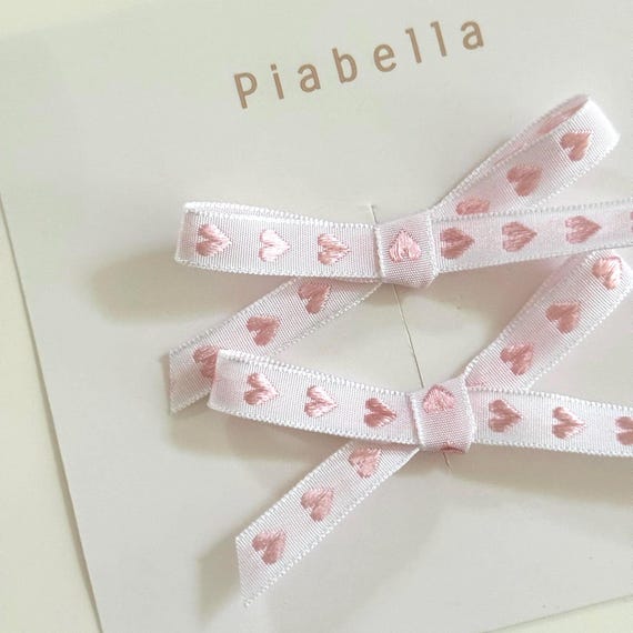 Embroidered Heart bow. Embroidered Valentines bow. Set of hearts collections. Small Heart pink bow embroidered.