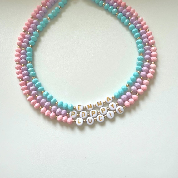Necklace name for girls. Personalized pastel colored beaded necklace for girls. Necklace with name. Gift for girl.