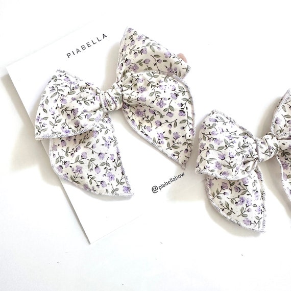 Lavender Floral Fable Hair Bow. Floral Hair Bow. Baby Girl Bow. Fable bow for girl. Fable bow for mom. Nylon Headband. Baby Bow. Hair Clip.