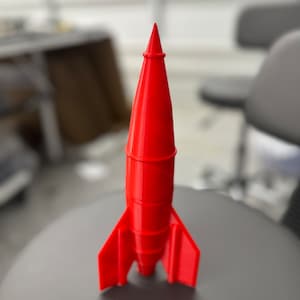 3D Printed Rocket Ship – Retro Space Desk Toy or Cake Topper