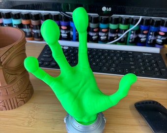 Alien Hand Video Game Controller Holder – Fun & Unique Gamer Gift