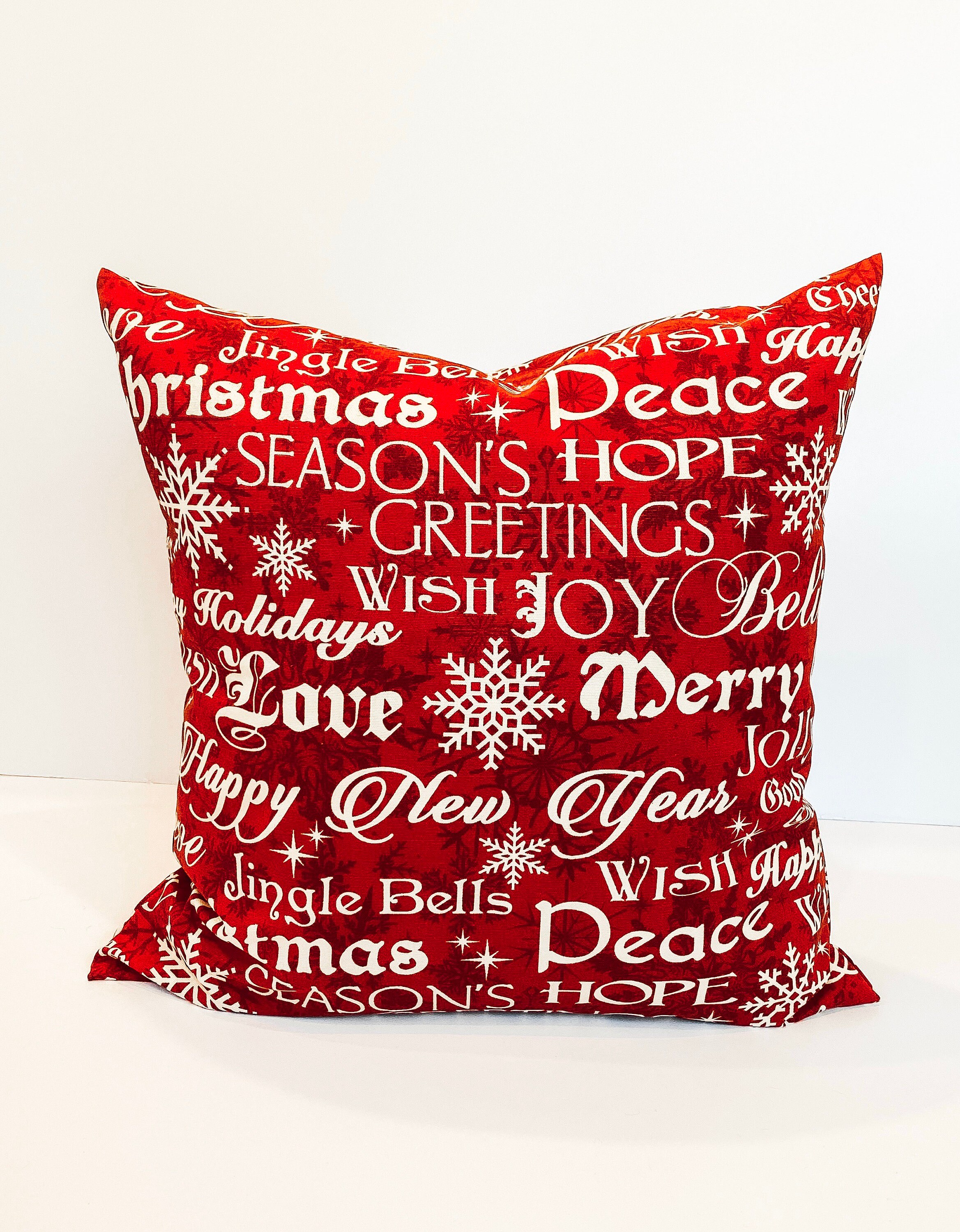 red christmas throw pillows