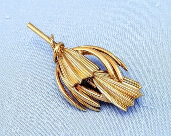 Vintage Shiny Gold-Toned Brooch With Modernist/Abstract Flower or Plant Design | 1970s or 1980s