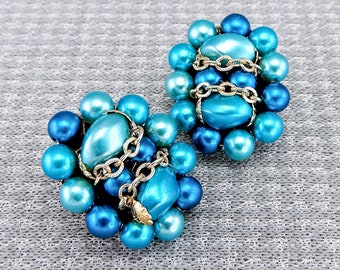 Vintage Oval-Shaped Cluster Bead Clip-On Earrings With Teal & Turquoise Pearl Beads, Silver-Toned Bead Caps and Chain | Japan 1950s–1960s