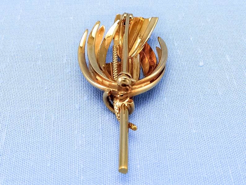 1970s or 1980s Vintage Shiny Gold-Toned Brooch With ModernistAbstract Flower or Plant Design