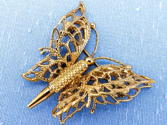 Vintage Gold-Toned Monet Butterfly Brooch With In… - image 6