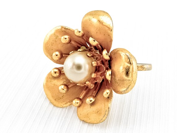 Vintage Coro Gold-Toned Flower Screw Back Earring… - image 7