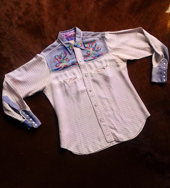 Beautiful Vintage 1940s/50s Pearl Snap Rayon Rainb
