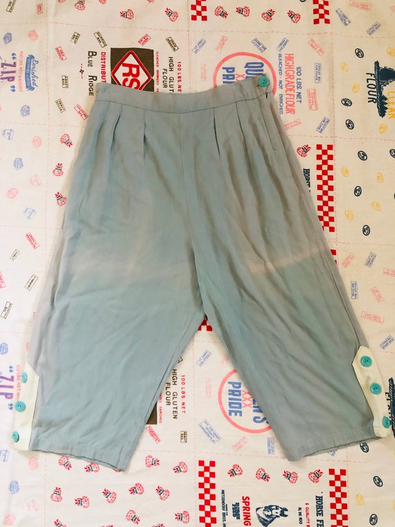 Stunning Vintage 1940s Sunfaded Mint Walking Short