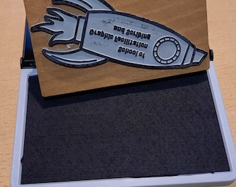 Personalisierter Holzstempel: Personalisierter Business Stempel