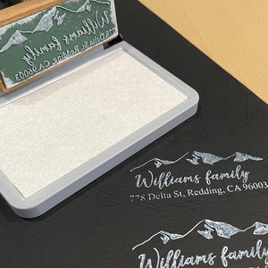 TIMBRO INCHIOSTRO BIANCO, Timbro indirizzo mittente, Timbro per buste nere, Timbro indirizzo personalizzato, Etichette indirizzo, Timbri personalizzati con inchiostro bianco