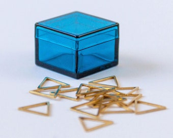 Triangle Metallic Stitch Markers for Snag-Free Knitting or for Jewelry Making as linking ring connectors - comes in blue acrylic storage box