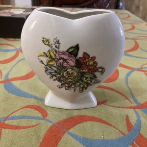 Echte Porzellan Herz Vase-Blumenvase-Blumenvase- handbemalte Blumenvase- Weihnachtsgeschenk-Urlaubsgeschenk-Jubiläumsgeschenk-Geburtstagsgeschenk-