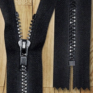 Sports Zippers - Polyester Zippers