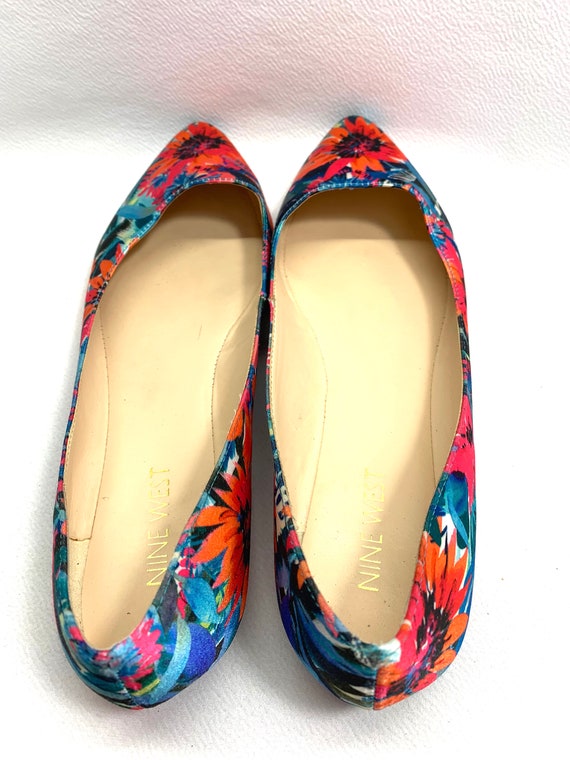 Watercolor Floral print sz 8 shoes Slippers COURT… - image 3