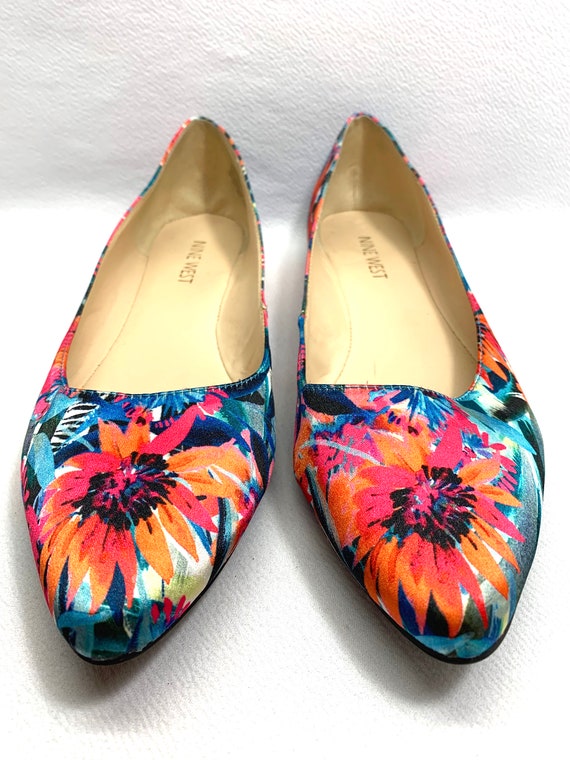 Watercolor Floral print sz 8 shoes Slippers COURT… - image 7