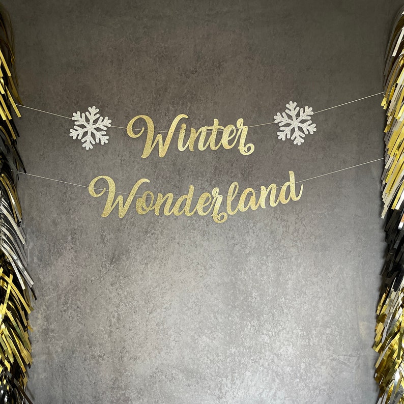 Festive Winter Wonderland Snowflake Glitter Banner Gold Silver Christmas Sign Garland Bunting Script Lettering Decoration Holiday Season