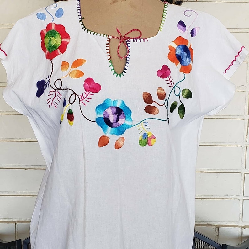 Mexican White Embroidered Blouse Peasant Tunic.