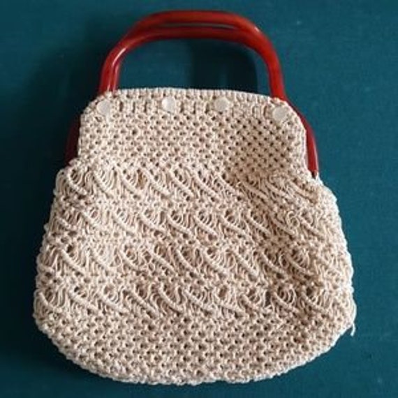 Vintage 1960's Crocheted bag w/Lucite Handles - image 7