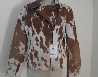Jaqueta de couro bovino com pelo, elegante e inspirada no estilo western, feita à mão.