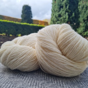 Galway Yarn | Traditional Irish wool | 250g skeins | 500 metres | Undyed/Natural yarn | Heritage yarn | Worsted weight