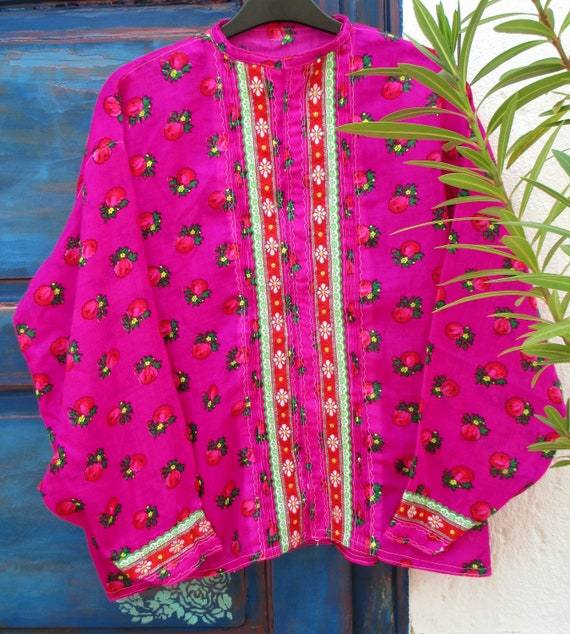 730. Vintage soft wool "cashmere-motif" blouse/woo