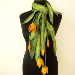 Green felt flower scarf woman with yellow flowers tulips necklace scarf wool lariat scarf handwoven textile jewelry felt flower bouquet