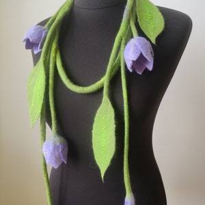 Crafted using the wet felting technique, this fiber art jewelry piece is lightweight, eco-friendly, and beautifully unique — the perfect boho necklace for nature lovers.