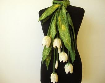 Green felted flower scarf lariat with white tulips Textile necklace Wool scarf women Felt flower bouquet Gift for women Elegant necklace