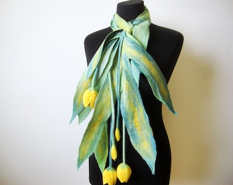 Felt flower bouquet scarf women, wool textile necklace, valentines gift for her, spring flowers necklace, felted tulip necklace,