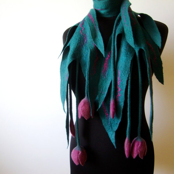 Long necklace, wool felted flower scarf, necklace with pink tulips, Textile necklace, Wool scarf women, Felt flower bouquet Elegant necklace