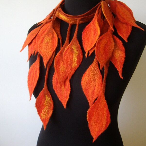 Autumn leaves felt necklace women, Fall accessory, Felted garland, felt leaves scarf,scarf fall collors, terracotta scarf