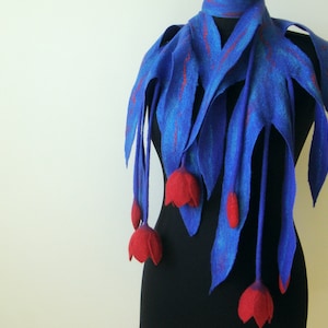 Blue felted flower scarf lariat with red tulips Elegant textile necklace Floral scarf with tulips Thewonderlandofwool