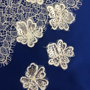 5 stuks zilver, BRUIDSSTOFFEN BLOEMEN, bloemblaadjes K31