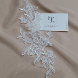 Applicazione in pizzo avorio, pizzo avorio, applicazione in pizzo Chantilly francese, pizzo 3D, applicazione da sposa, Applicazione M0076