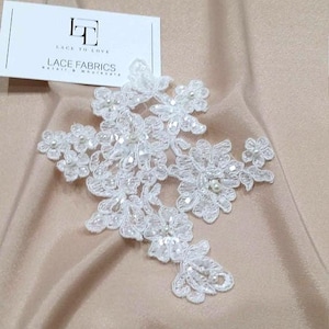 Applicazione in pizzo con perline color avorio: pizzo Chantilly francese da sposa (12 x 14 cm)